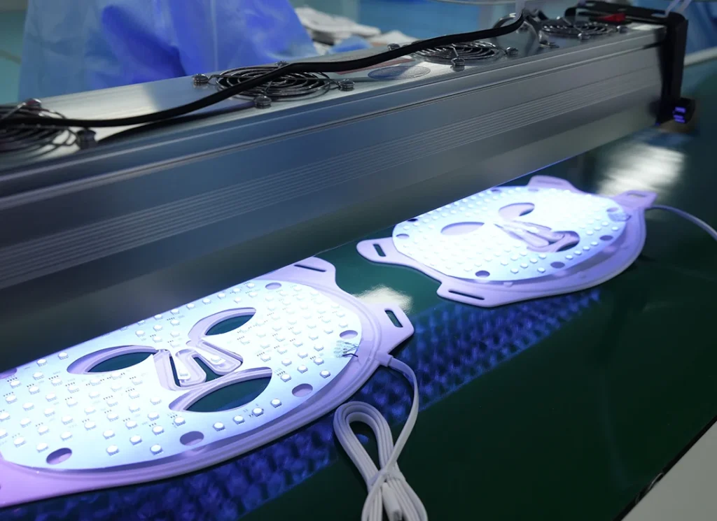 Professional phototherapy mask manufacturer